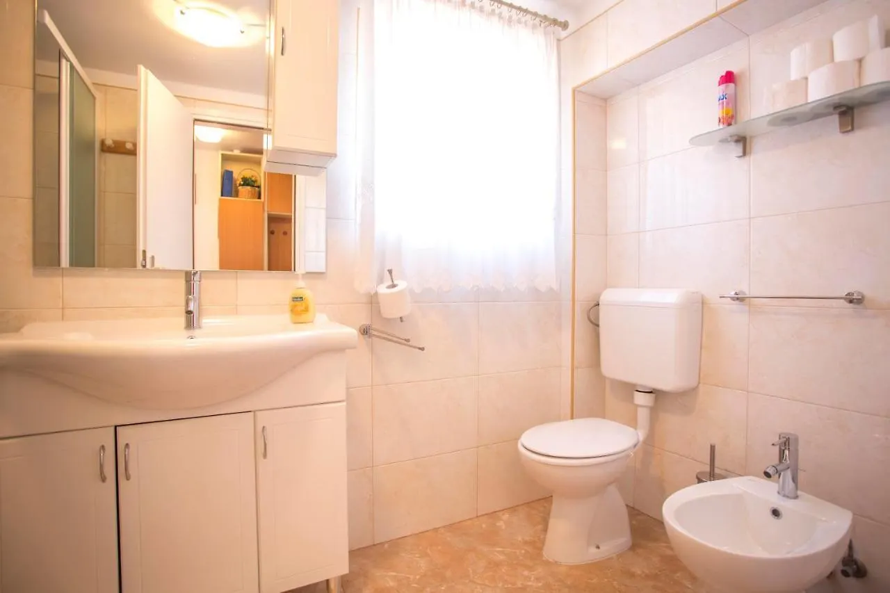 Guest house Apartments Crevatin Riva Rovinj