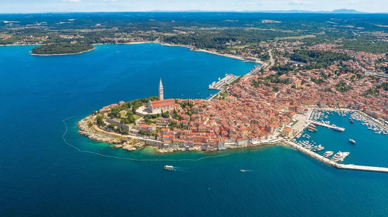 Guest house Apartments Crevatin Riva Rovinj