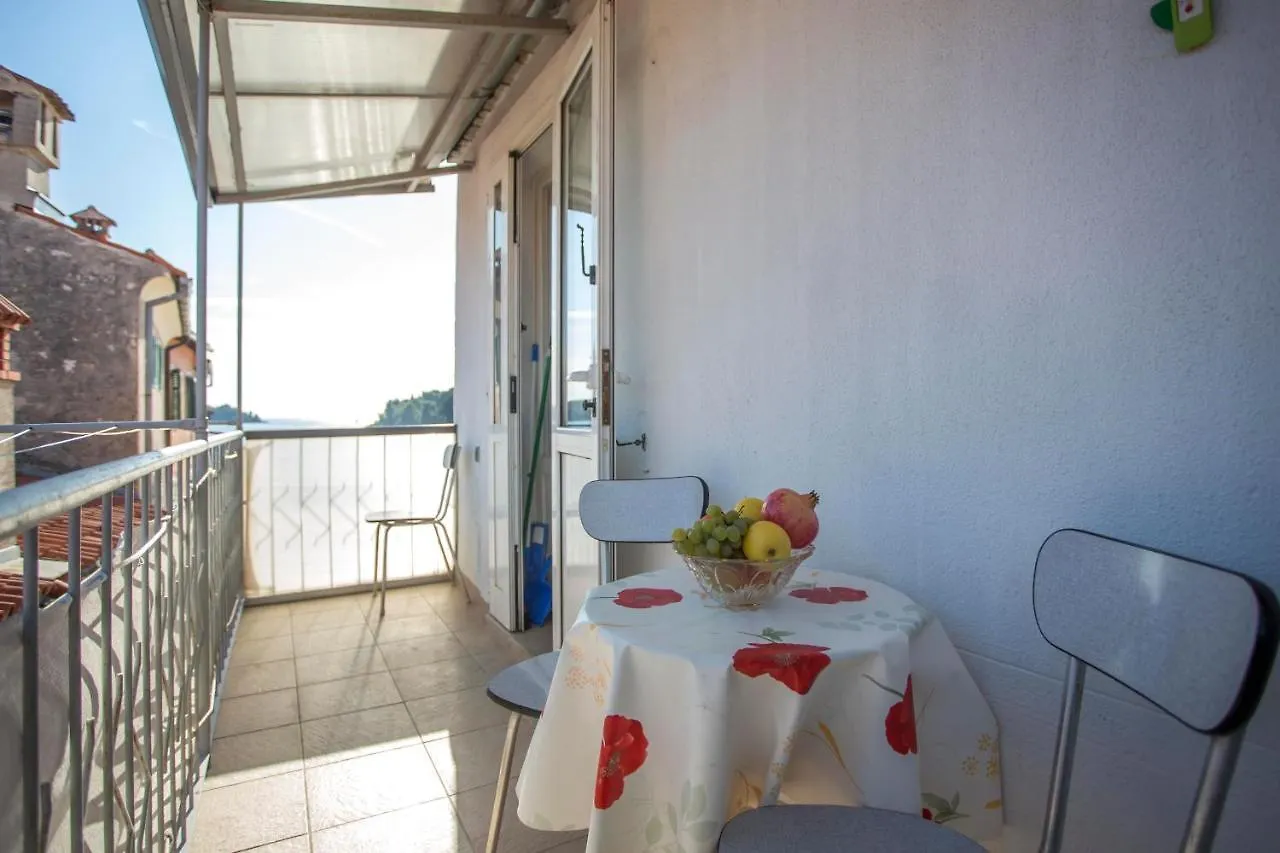 Apartments Crevatin Riva Rovinj Guest house