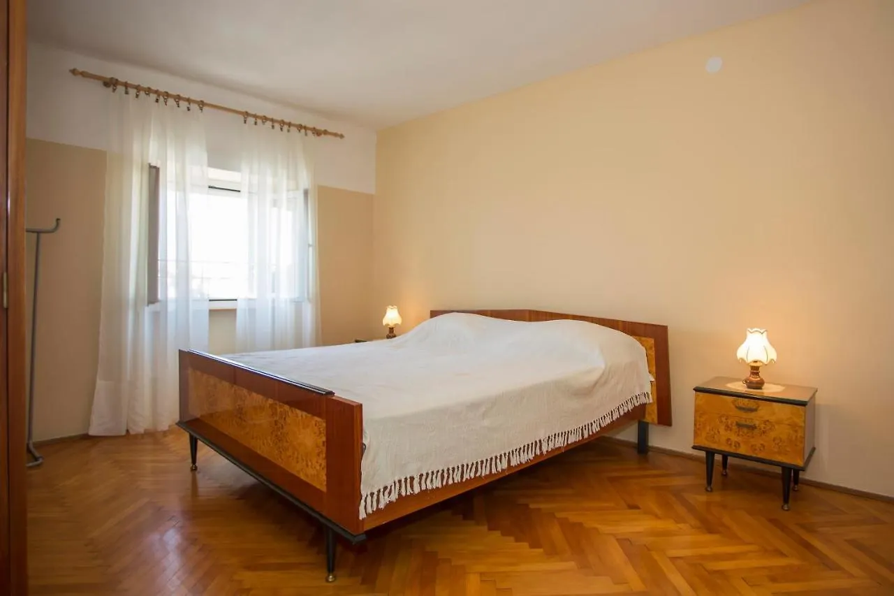 Apartments Crevatin Riva Rovinj Guest house