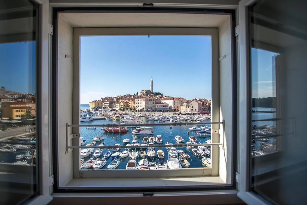 Apartments Crevatin Riva Rovinj Guest house