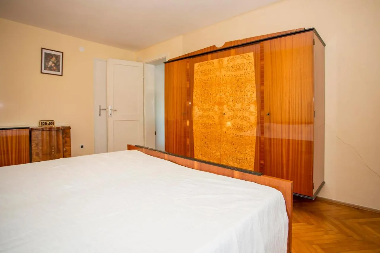 Guest house Apartments Crevatin Riva Rovinj